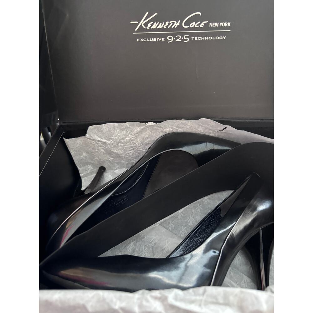 Kenneth Cole - Exclusive 925 Technology Leather Patented Heels Size 7 Pre-Owned - Picture 4 of 9